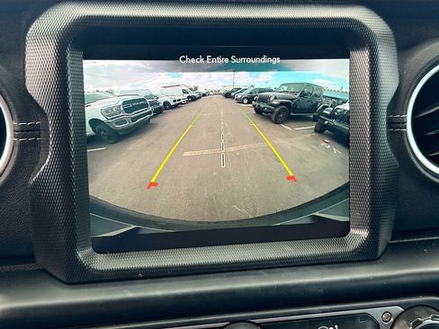 Used 2023 Jeep Wrangler Unlimited Sahara image 14