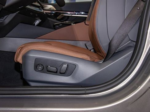 New 2026 BMW 540i xDrive w/ M Sport Package image 15