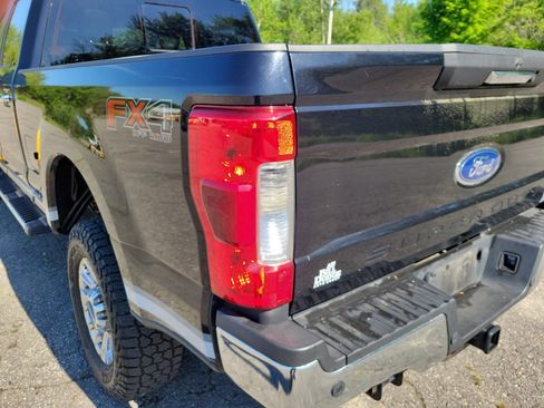 Used 2019 Ford F250 Lariat w/ Chrome Package AWD/4WD image 11