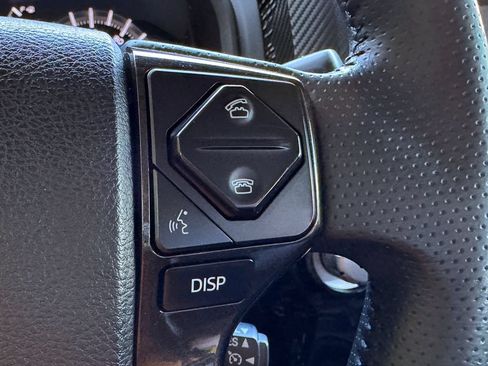 Used 2018 Toyota 4Runner TRD Off-Road Premium w/ Convenience Package AWD/4WD image 30
