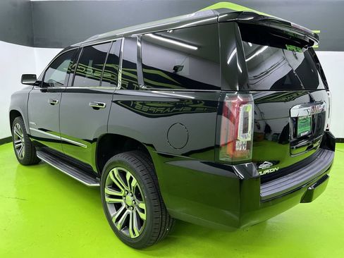 Used 2017 GMC Yukon SLT AWD/4WD image 7