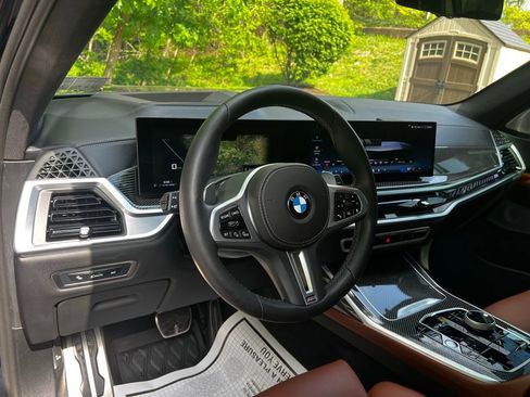 Used 2025 BMW X7 M60i AWD/4WD image 12