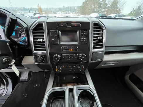 Used 2015 Ford F150 XLT image 15