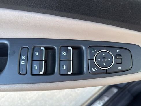 Used 2019 Hyundai Santa Fe Limited image 15