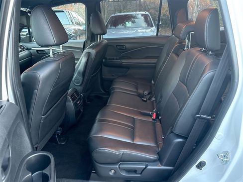 Used 2022 Honda Pilot TrailSport image 23