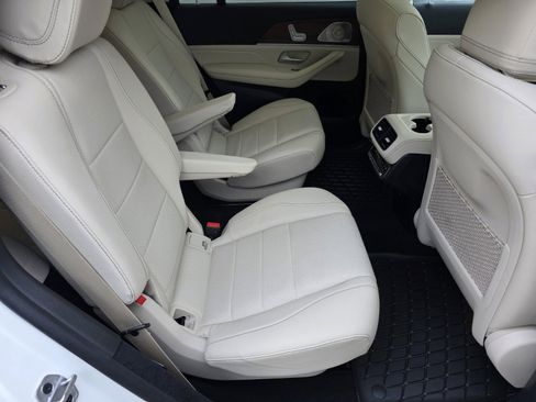 Used 2024 Mercedes-Benz GLS 450 4MATIC image 5