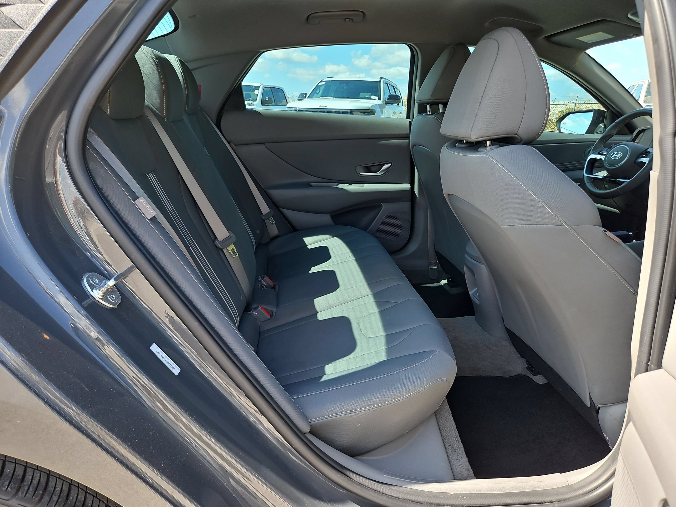 Used 2025 Hyundai Elantra Sport FWD image 25