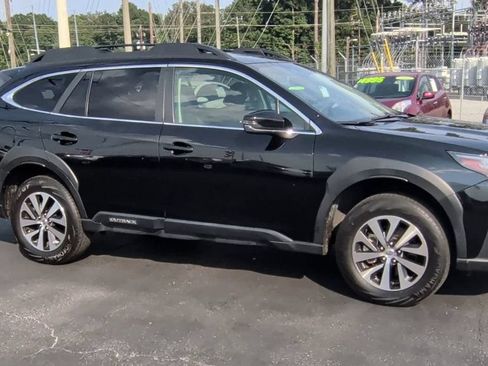 Used 2023 Subaru Outback Premium AWD/4WD image 9