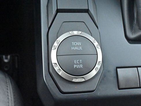 Used 2025 Toyota Tacoma SR5 image 19