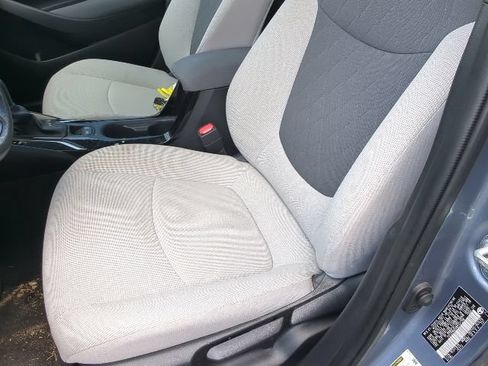 Used 2022 Toyota Corolla LE FWD image 25