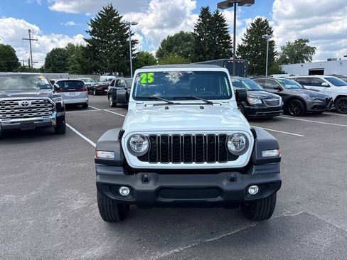 Used 2025 Jeep Wrangler Unlimited Sport AWD/4WD image 5