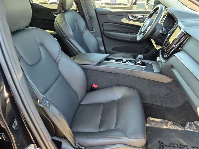 Used 2025 Volvo XC60 B5 Core w/ Protection Package Premier AWD/4WD image 27