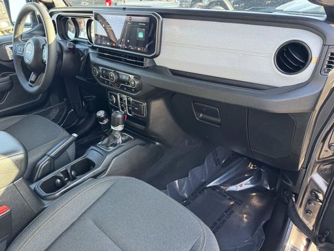 Certified 2025 Jeep Wrangler Unlimited Sport AWD/4WD image 8