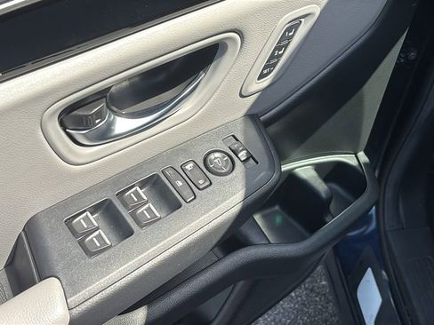 Used 2025 Honda Pilot EX-L image 14