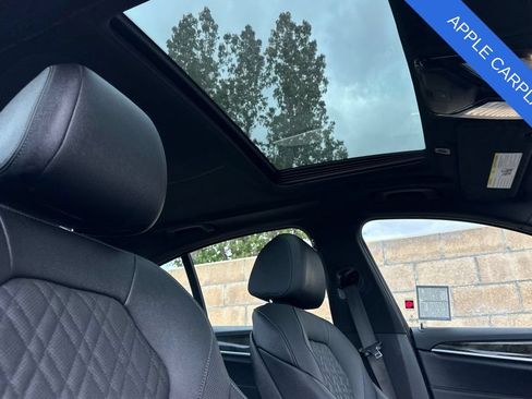 Used 2022 BMW 530i w/ Convenience Package RWD image 18