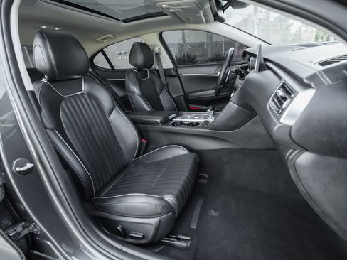 Used 2021 Genesis G70 2.0T w/ Elite Package image 44