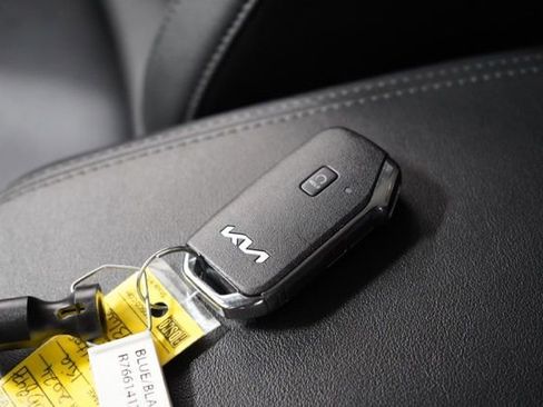 Used 2024 Kia Seltos EX FWD image 37