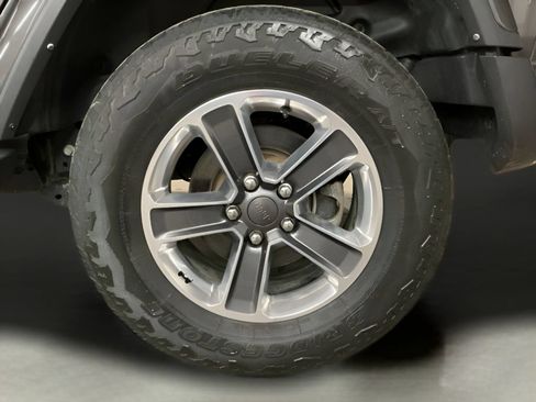 Used 2021 Jeep Wrangler Unlimited Sahara w/ Cold Weather Group AWD/4WD image 34