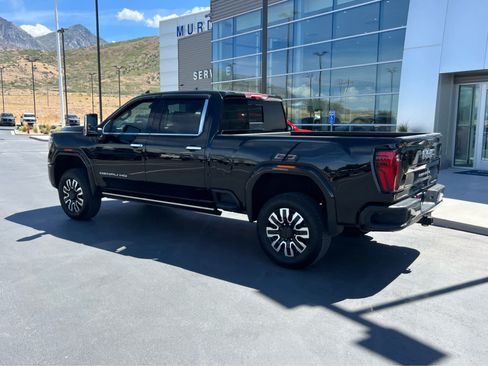 Used 2025 GMC Sierra 3500 Denali Ultimate AWD/4WD image 11