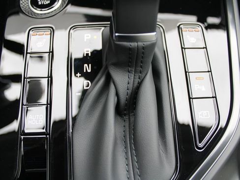 New 2026 Kia Niro EX FWD image 36