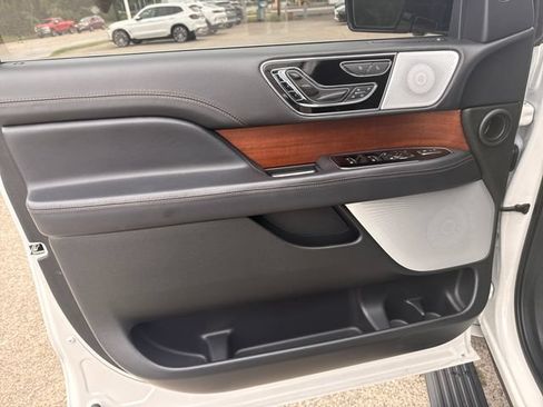 Used 2024 Lincoln Navigator Black Label AWD/4WD image 9