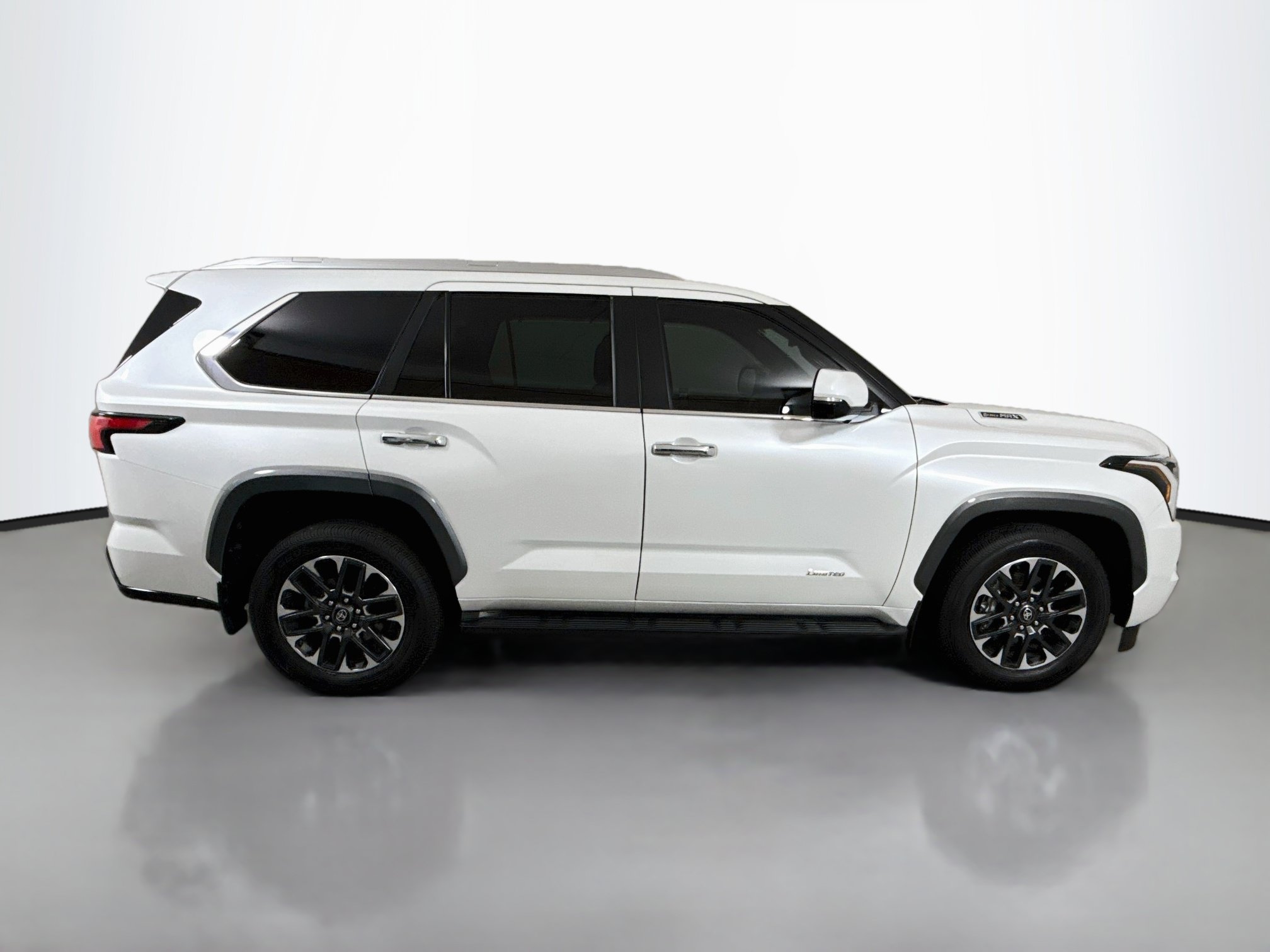 Used 2026 Toyota Sequoia Limited w/ Tow Technology Package AWD/4WD image 8