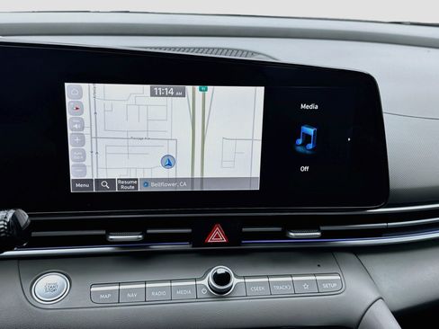Used 2024 Hyundai Elantra SEL w/ Convenience Package FWD image 9