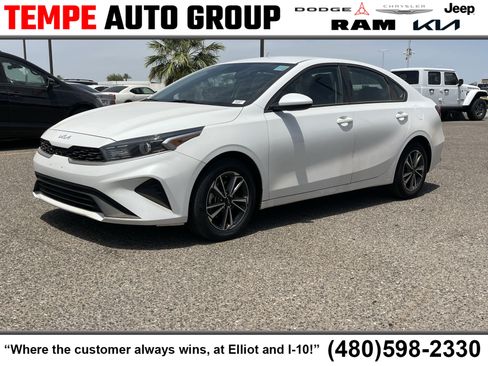Certified 2024 Kia Forte LXS FWD image 1