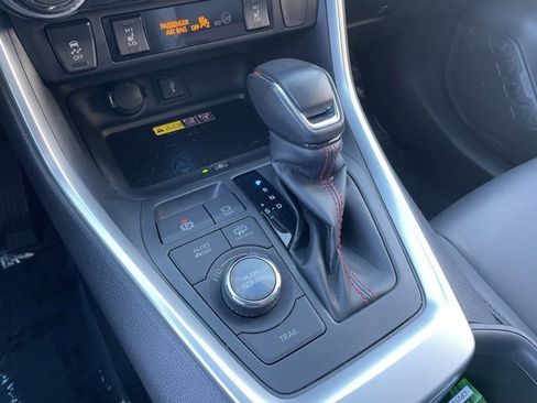 Used 2022 Toyota RAV4 XSE image 18