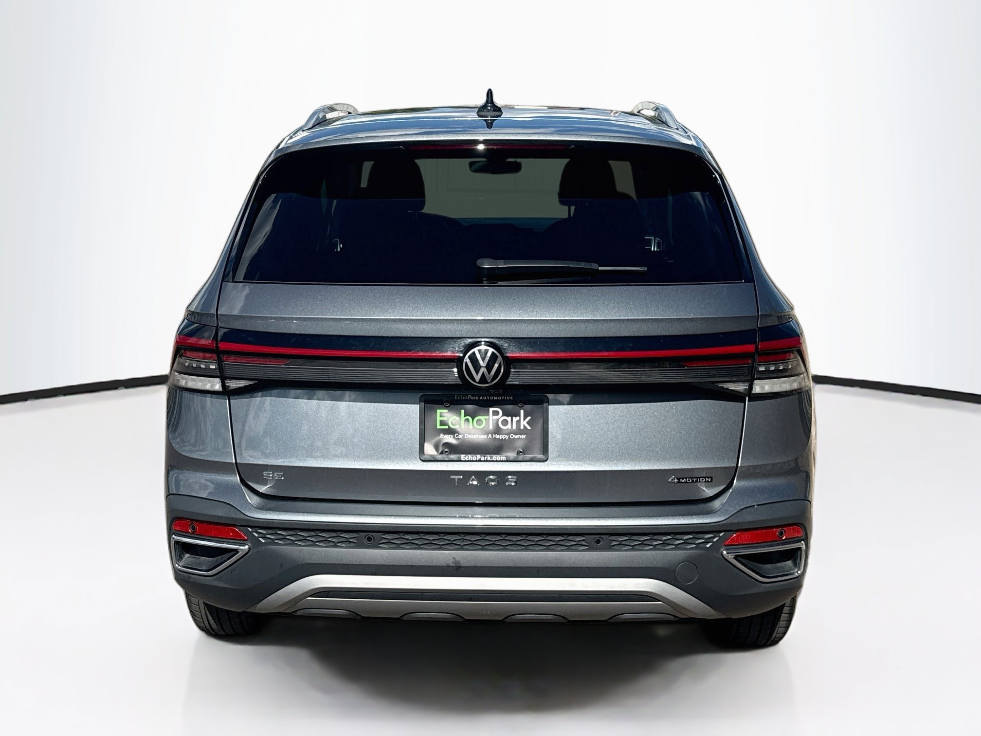 Used 2025 Volkswagen Taos SE AWD/4WD image 7