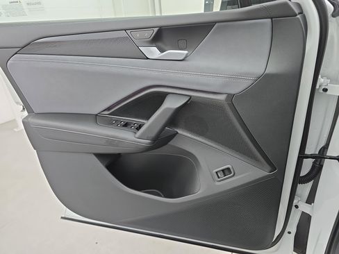 New 2026 Volkswagen Tiguan SE R-Line FWD image 27