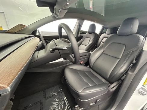 Used 2022 Tesla Model Y Long Range AWD/4WD image 10