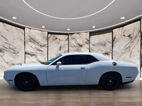 Used 2018 Dodge Challenger R/T Scat Pack RWD image 5