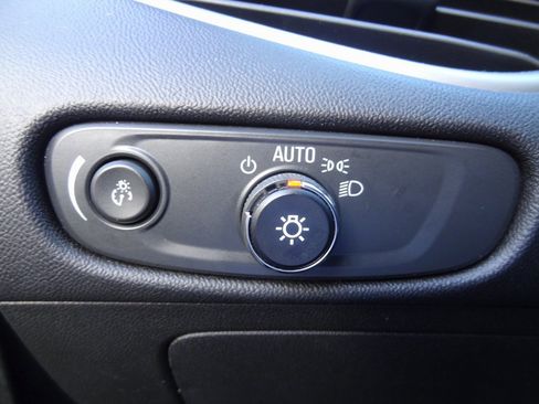 Used 2024 Chevrolet Malibu LT image 11