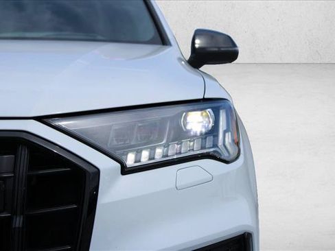 Used 2023 Audi SQ7 Prestige w/ Prestige Package AWD/4WD image 4