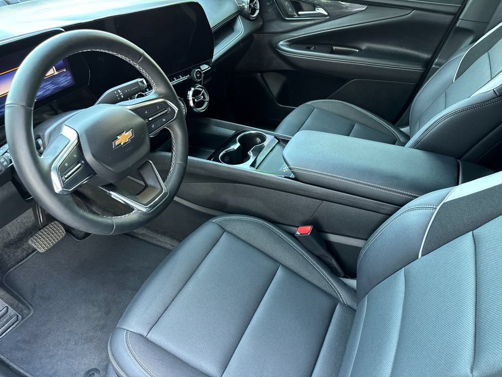 Used 2024 Chevrolet Blazer EV LT AWD/4WD image 9