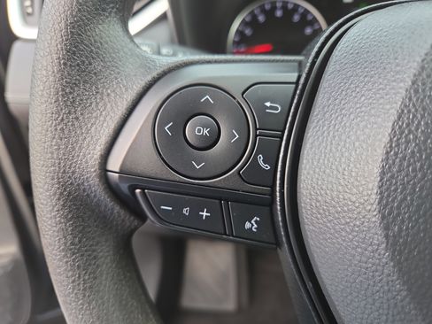 Used 2022 Toyota RAV4 LE image 30