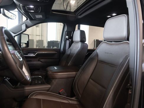 Used 2024 GMC Sierra 3500 Denali w/ Technology Package AWD/4WD image 19