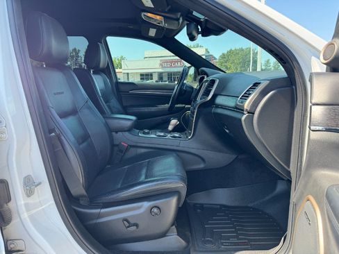 Used 2016 Jeep Grand Cherokee Summit AWD/4WD image 19