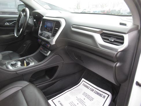 Used 2022 GMC Acadia SLT w/ Elevation Edition image 8