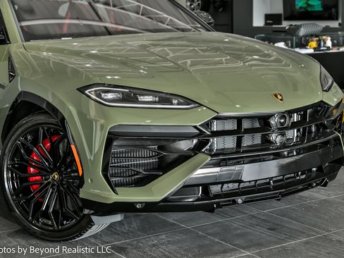 New 2025 Lamborghini Urus SE image 2