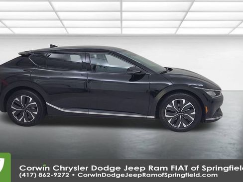 Used 2024 Kia EV6 Light image 17