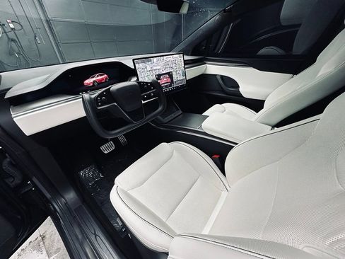 Used 2022 Tesla Model X Plaid AWD/4WD image 15
