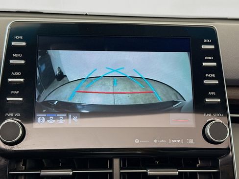 Used 2019 Toyota Avalon Limited image 17