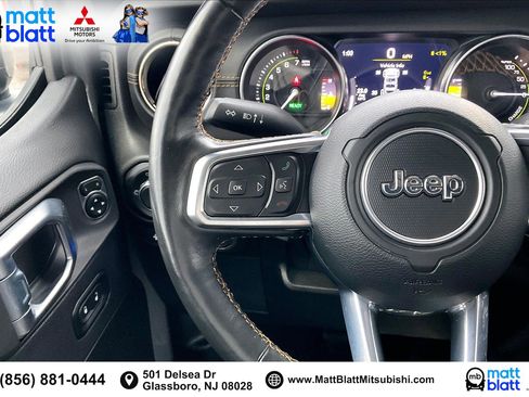 Used 2022 Jeep Wrangler Unlimited Sahara image 19