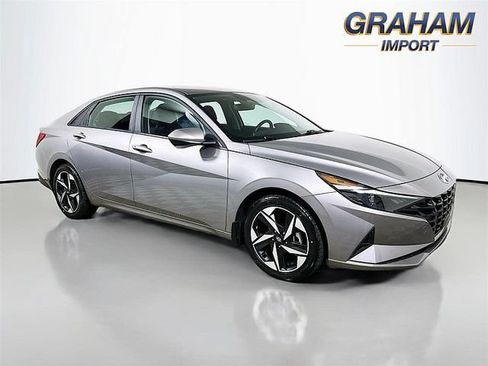 Used 2023 Hyundai Elantra SEL w/ Convenience Package FWD image 1
