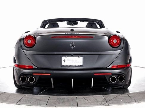 Used 2016 Ferrari California T image 8