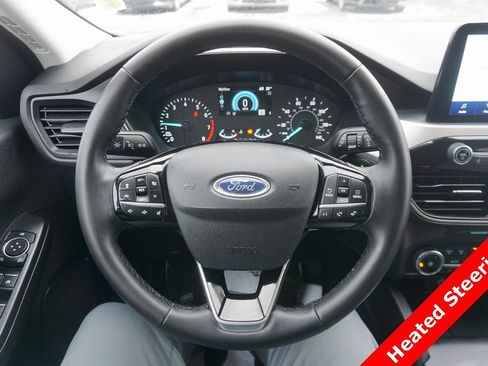 Used 2022 Ford Escape SE w/ Cold Weather Package image 3