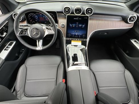 Used 2026 Mercedes-Benz GLC 300 4MATIC image 21