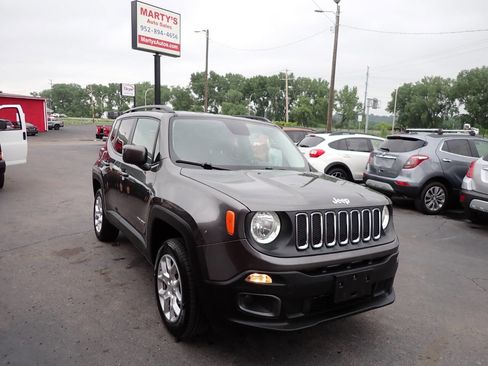Used 2017 Jeep Renegade Latitude w/ Popular Equipment Group AWD/4WD image 1